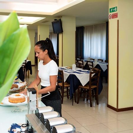 Hotel Gabbiano Porto San Giorgio Eksteriør bilde