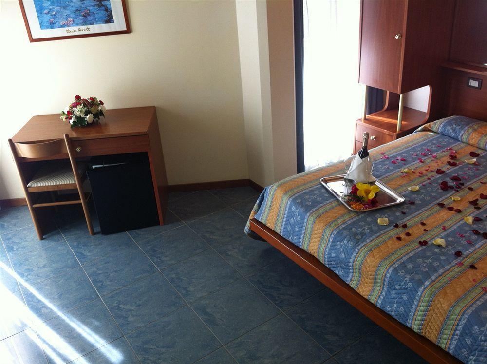 Hotel Gabbiano Porto San Giorgio Eksteriør bilde