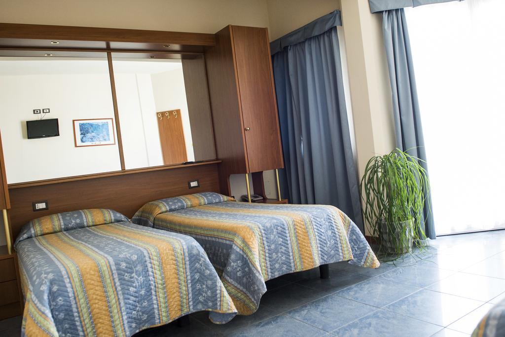 Hotel Gabbiano Porto San Giorgio Eksteriør bilde