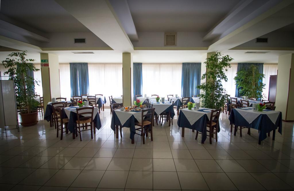 Hotel Gabbiano Porto San Giorgio Eksteriør bilde