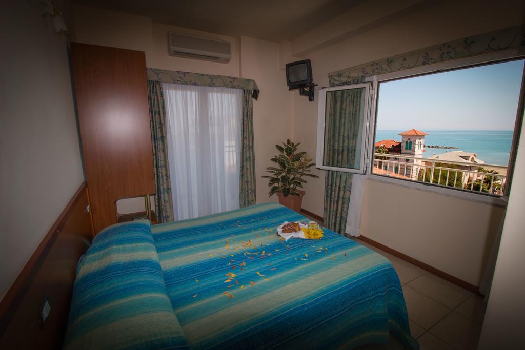 Hotel Gabbiano Porto San Giorgio Eksteriør bilde
