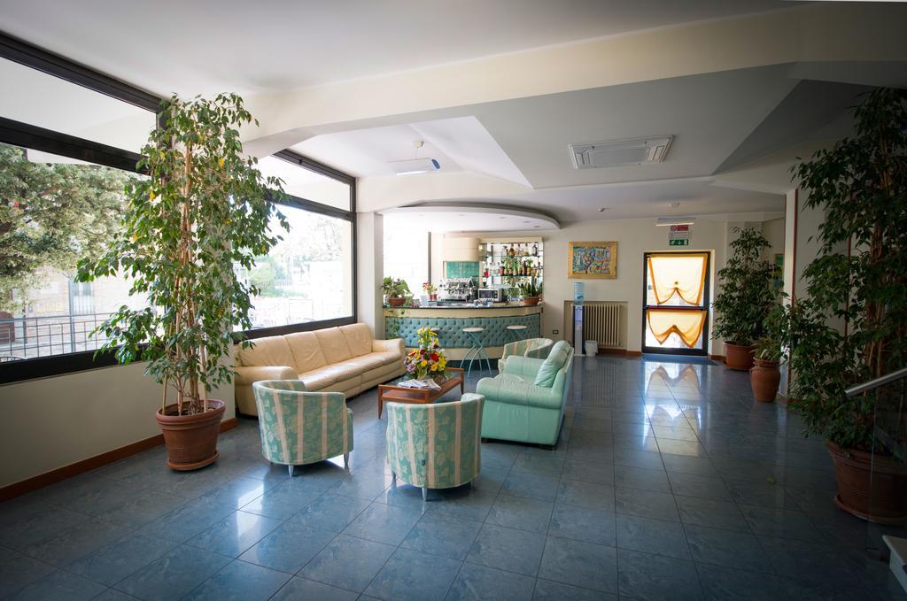Hotel Gabbiano Porto San Giorgio Eksteriør bilde