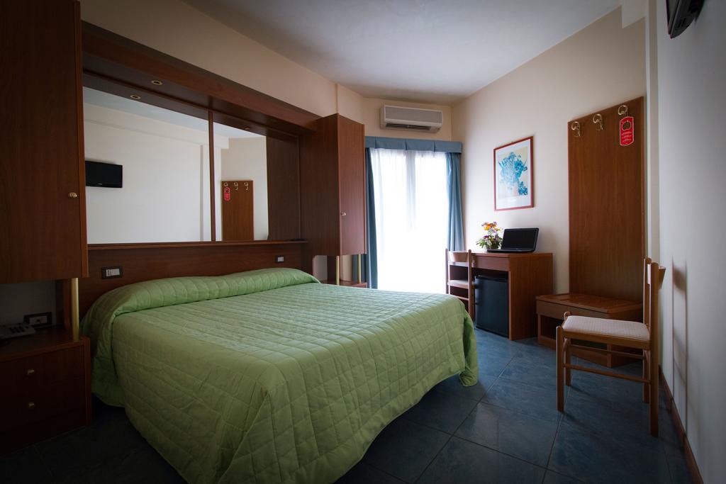 Hotel Gabbiano Porto San Giorgio Eksteriør bilde