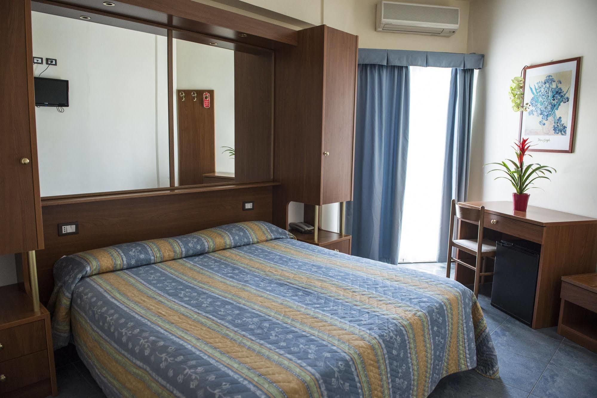 Hotel Gabbiano Porto San Giorgio Eksteriør bilde