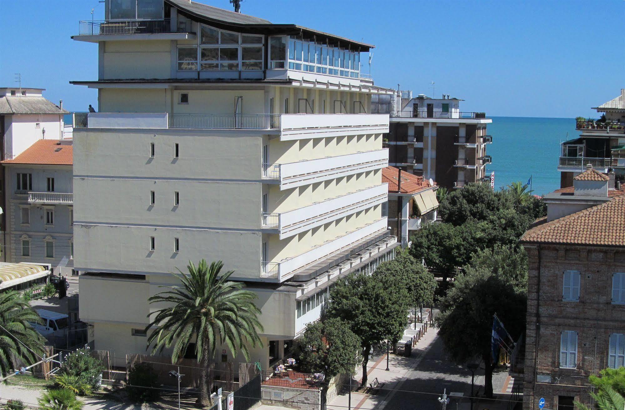 Hotel Gabbiano Porto San Giorgio Eksteriør bilde